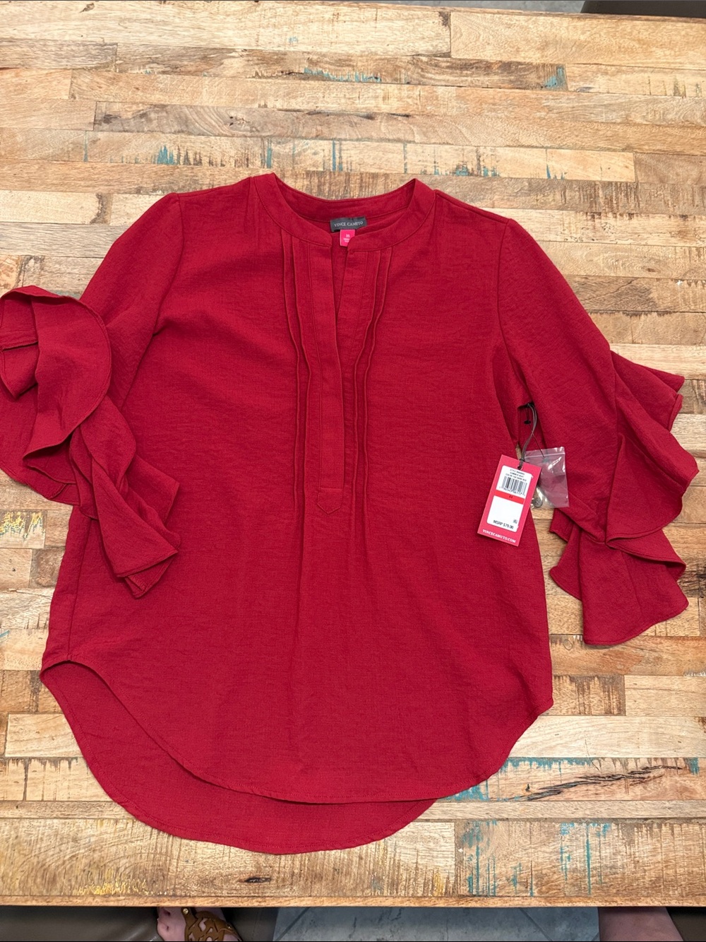 Vince Camuto NWT Women’s Red Ruffle Sleeve Blouse